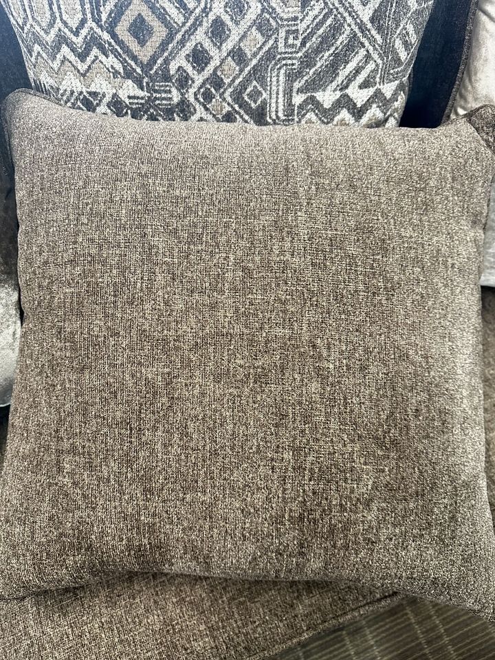 TF-LIZETH SECTIONAL