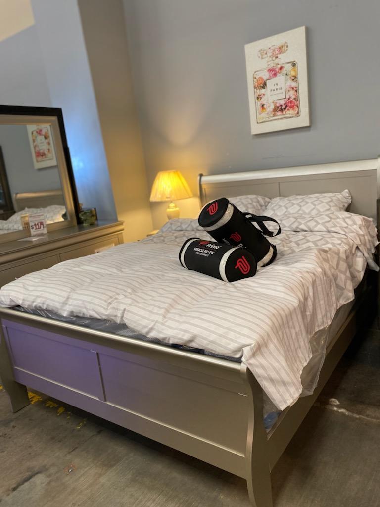 Louis Philip Bedroom Set